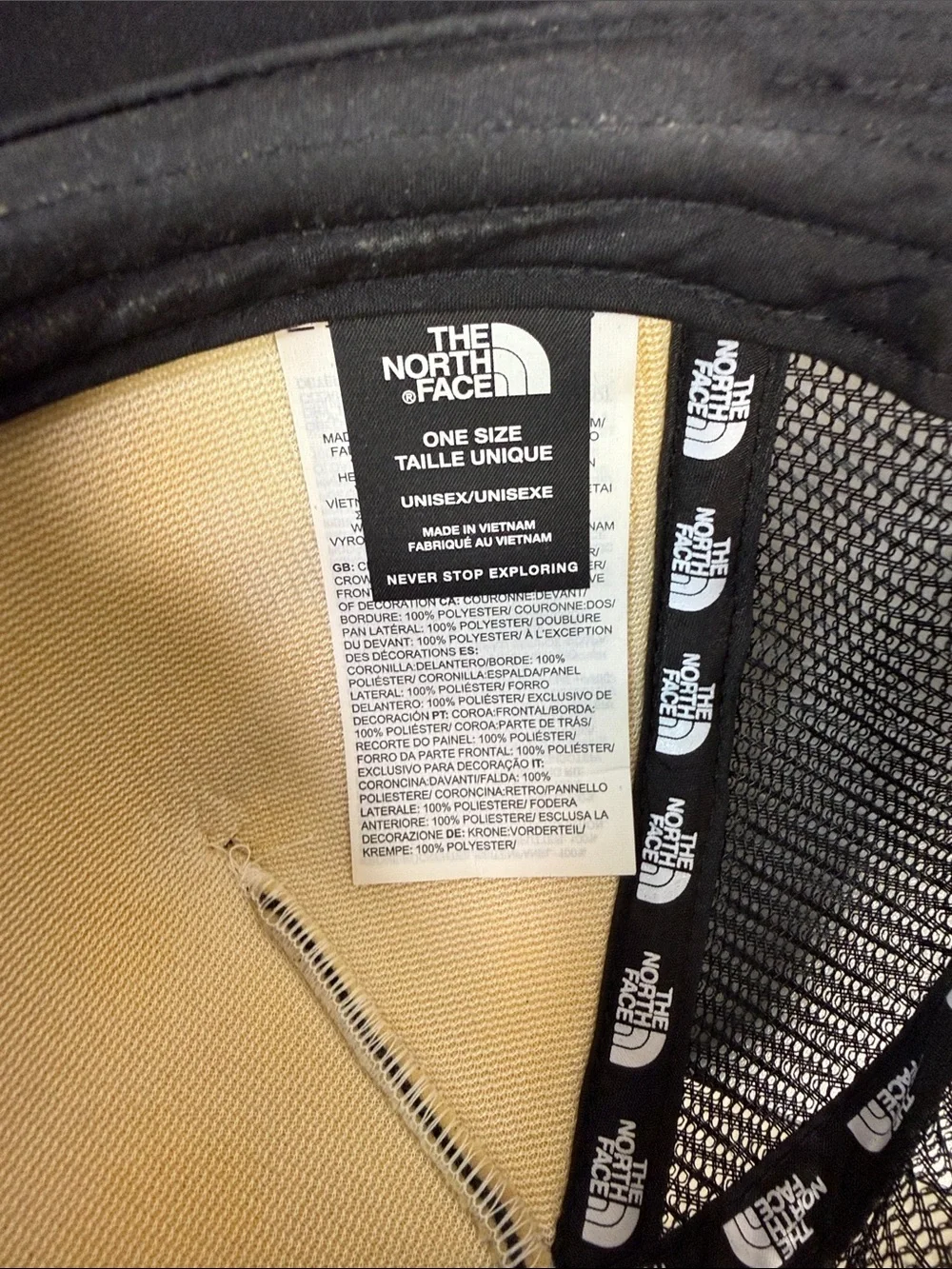 THE NORTH FACE Unisex TNF Logo Trucker Hat in TNF Black/TNF White